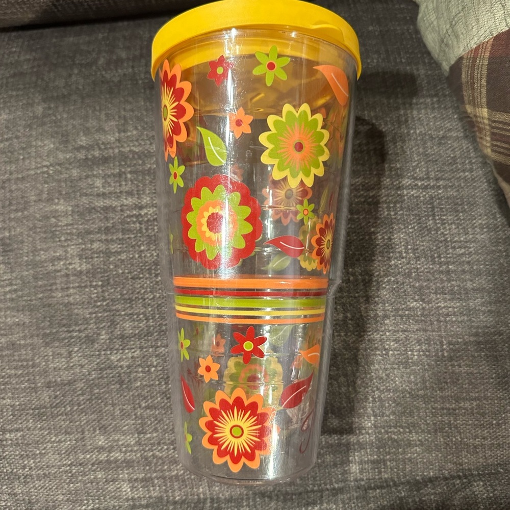 Tervis 24oz Floral Tumbler with Yellow Lid